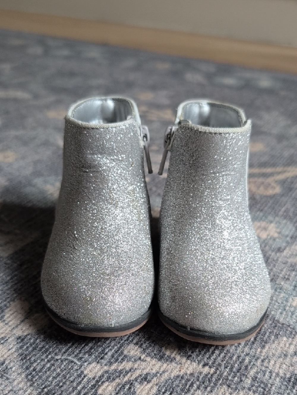 Cat & Jack Kids Girl Silver Glitter Ankle Boots Size 5